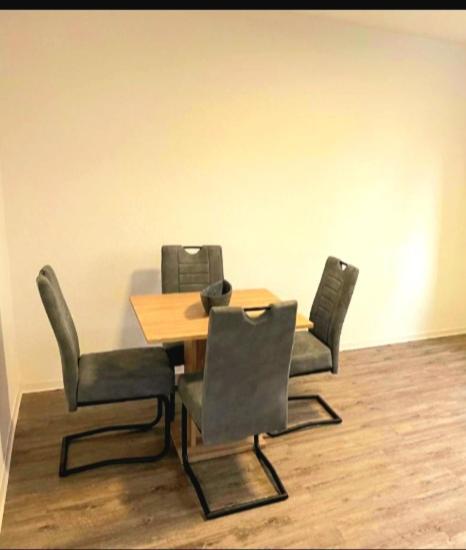 City Apartment Duisburg 2#Netflix &Wlan &Kingsize Bett & Kaffee Maschine & Central & 500M Innenhafen & 2 Min U Bahn Экстерьер фото