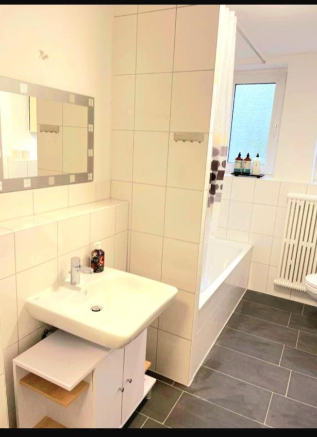 City Apartment Duisburg 2#Netflix &Wlan &Kingsize Bett & Kaffee Maschine & Central & 500M Innenhafen & 2 Min U Bahn Экстерьер фото