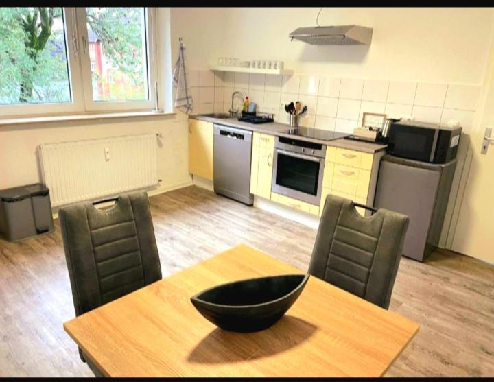 City Apartment Duisburg 2#Netflix &Wlan &Kingsize Bett & Kaffee Maschine & Central & 500M Innenhafen & 2 Min U Bahn Экстерьер фото