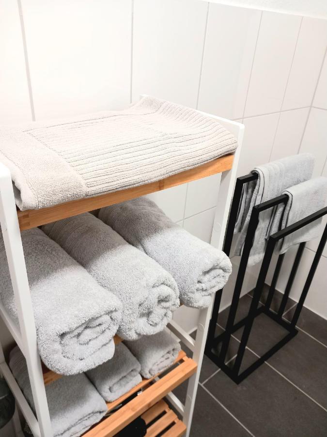 City Apartment Duisburg 2#Netflix &Wlan &Kingsize Bett & Kaffee Maschine & Central & 500M Innenhafen & 2 Min U Bahn Экстерьер фото