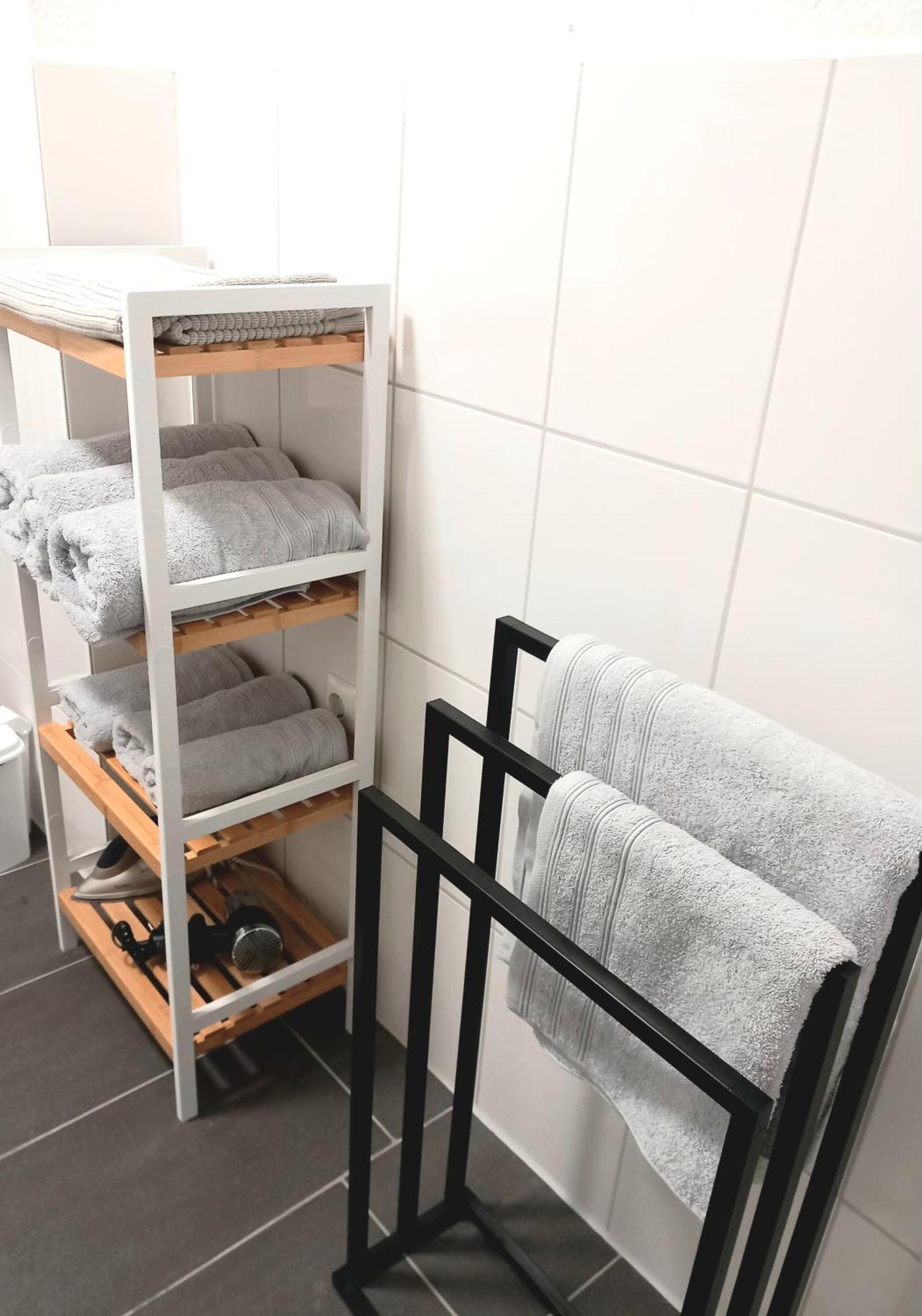 City Apartment Duisburg 2#Netflix &Wlan &Kingsize Bett & Kaffee Maschine & Central & 500M Innenhafen & 2 Min U Bahn Экстерьер фото