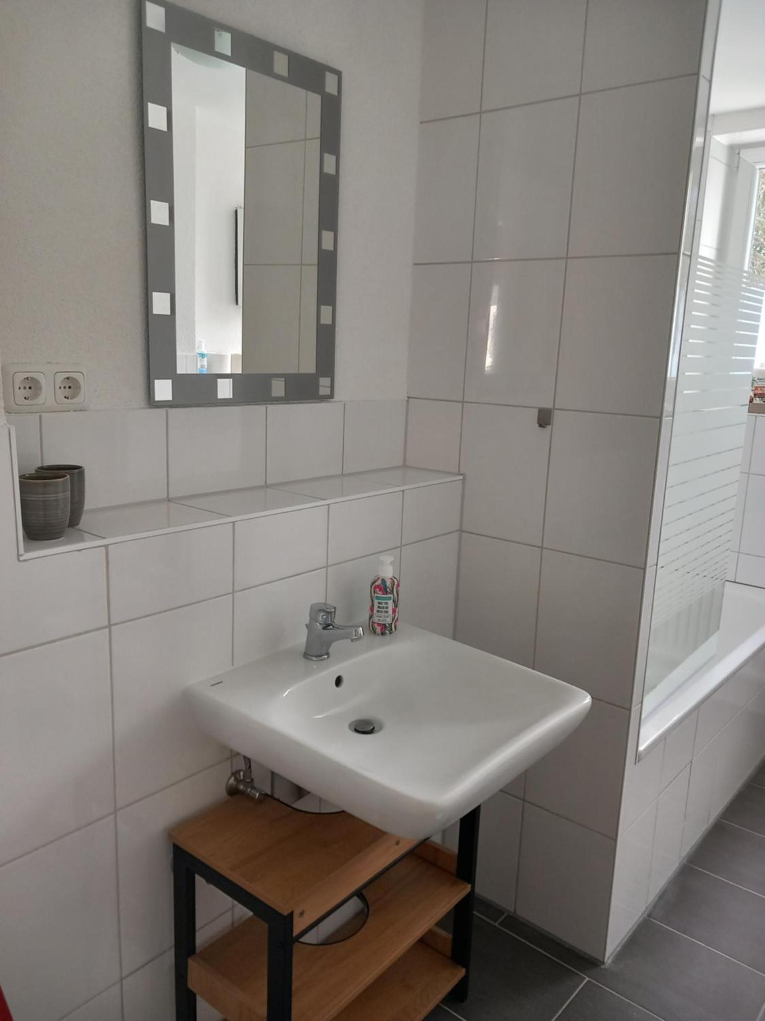 City Apartment Duisburg 2#Netflix &Wlan &Kingsize Bett & Kaffee Maschine & Central & 500M Innenhafen & 2 Min U Bahn Экстерьер фото